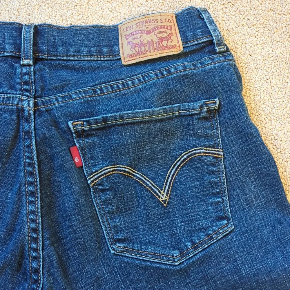 Levi's Classic Boot Cut Women's Jeans, Medium Wash, size 8 - Picture 3 of 8